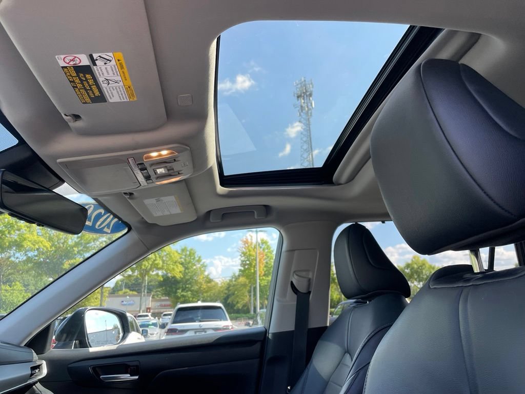 Used 2020 Toyota Highlander XLE FWD image 28