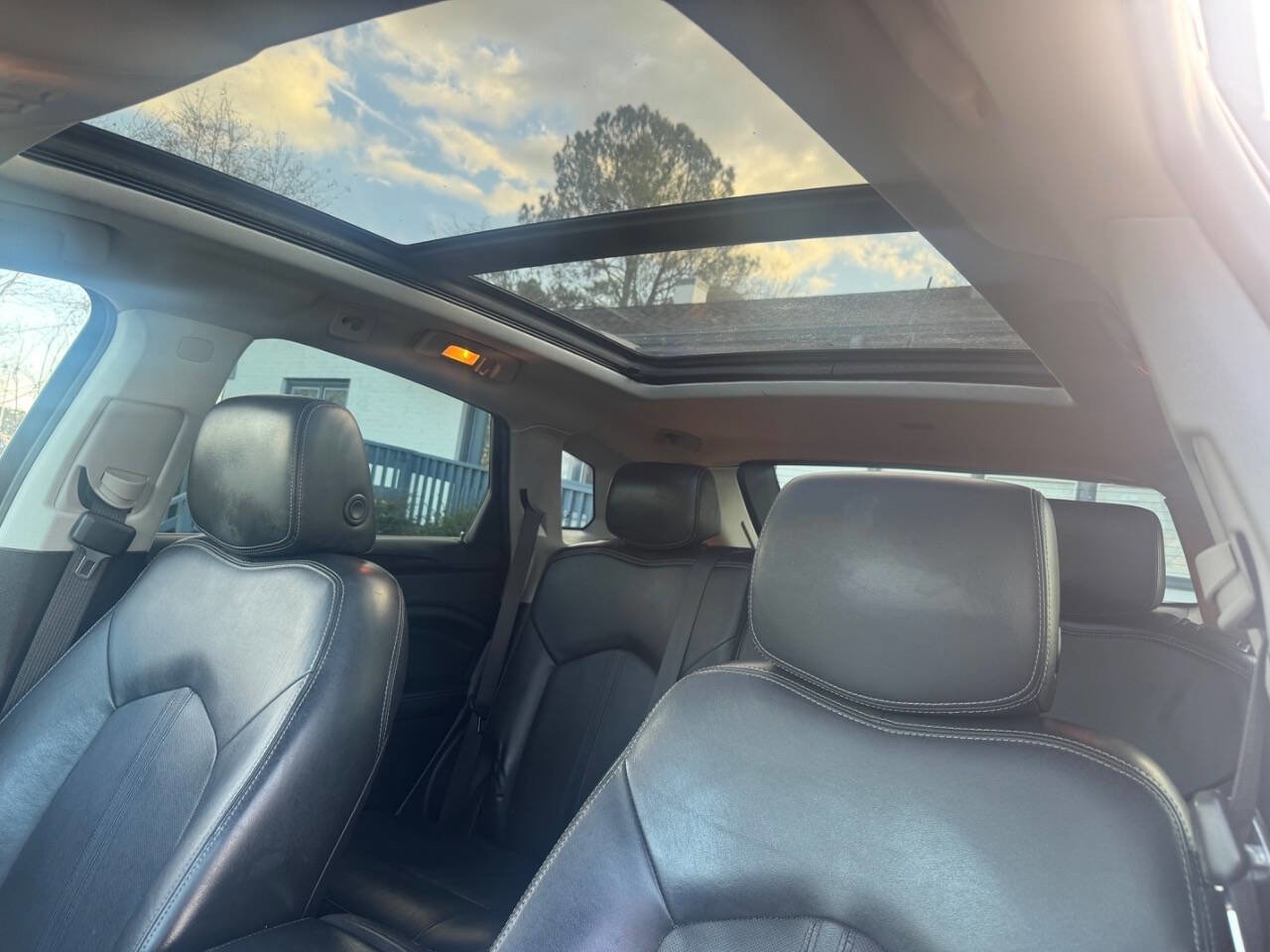 Used 2014 Cadillac SRX Luxury w/ Driver Awareness Package image 25