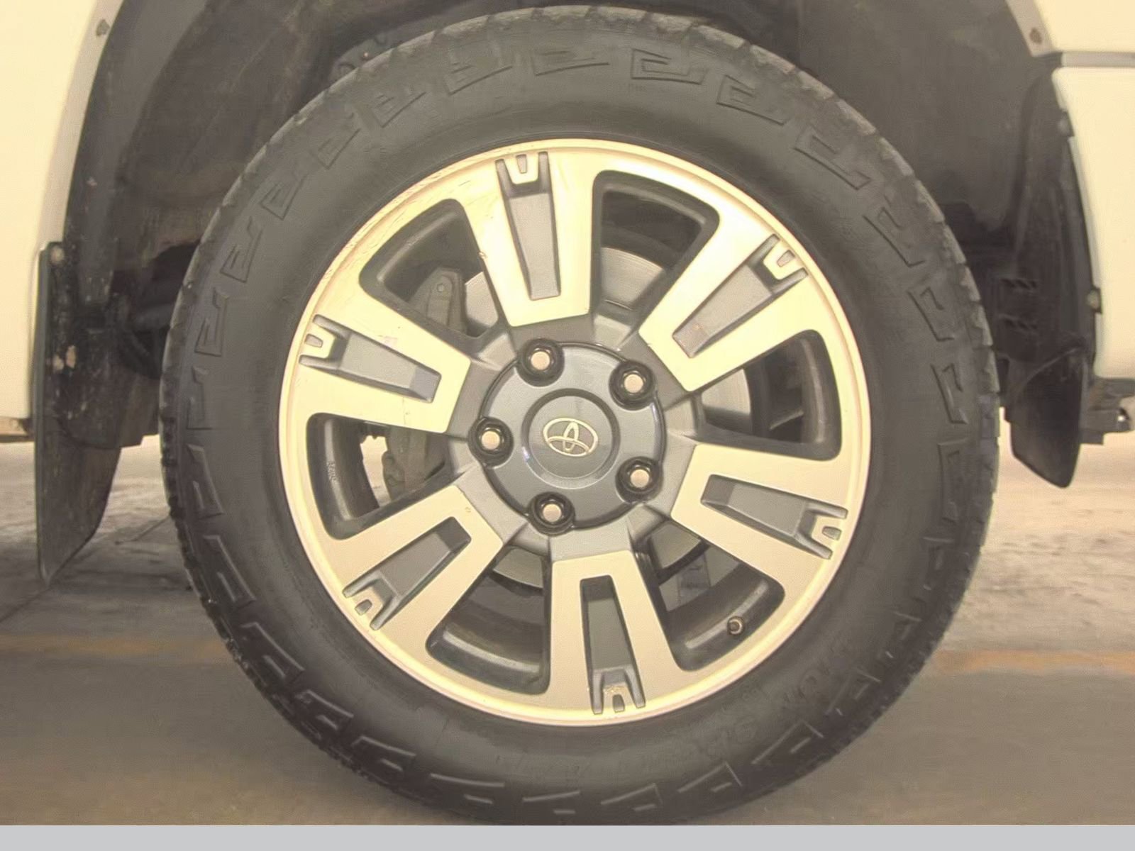 Used 2019 Toyota Tundra Platinum image 10