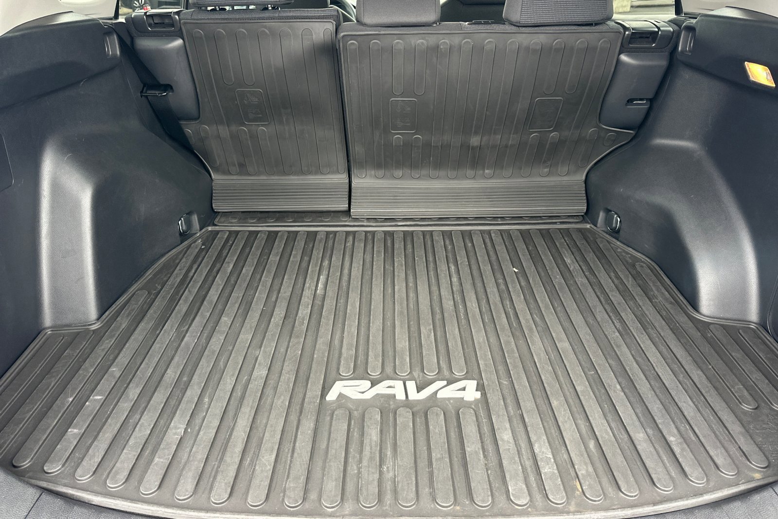 Certified 2021 Toyota RAV4 LE AWD/4WD image 15