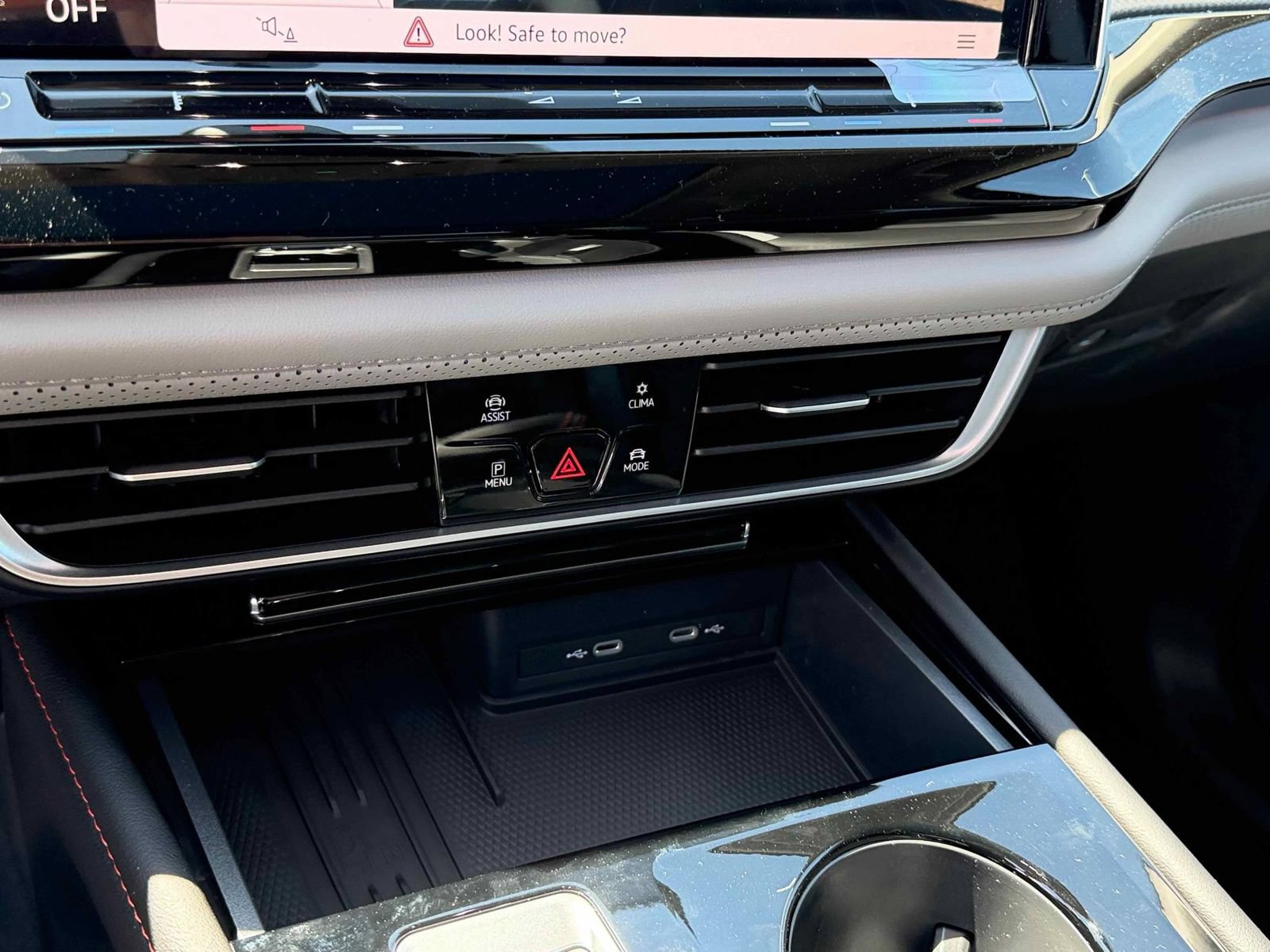 New 2026 Volkswagen Atlas Peak Edition AWD/4WD image 24