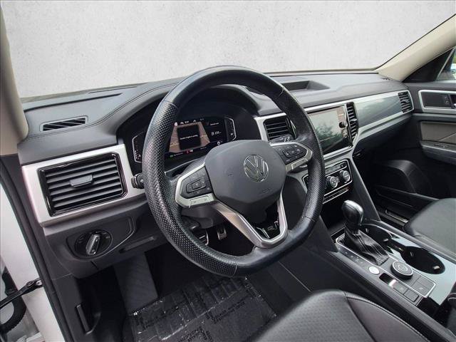 Used 2022 Volkswagen Atlas SEL R-Line AWD/4WD image 12