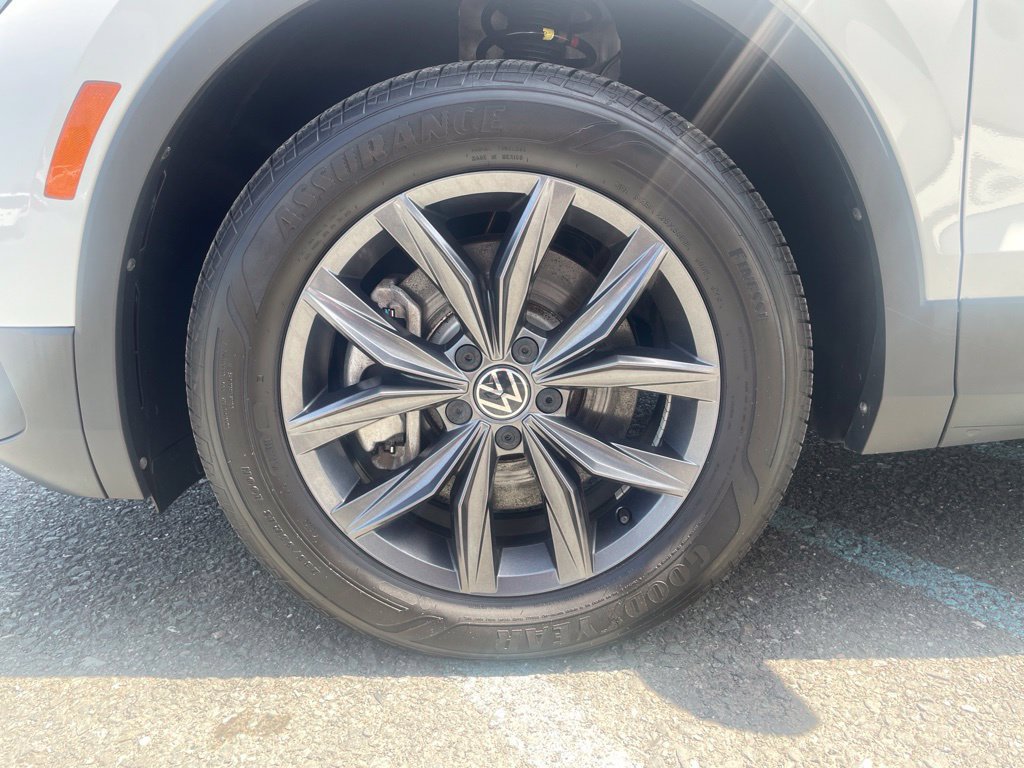 Certified 2023 Volkswagen Tiguan SE AWD/4WD image 10