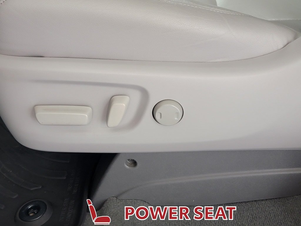 Used 2019 Toyota Sienna XLE Premium FWD image 15