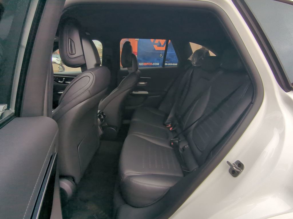 Certified 2025 Mercedes-Benz GLC 350e 4MATIC image 5