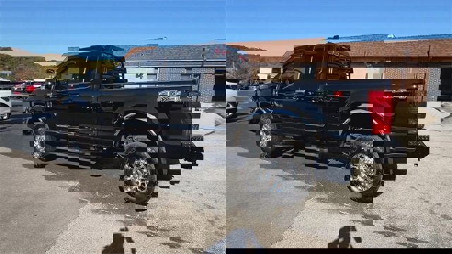 Used 2021 Ford F350 Lariat w/ Chrome Package image 6