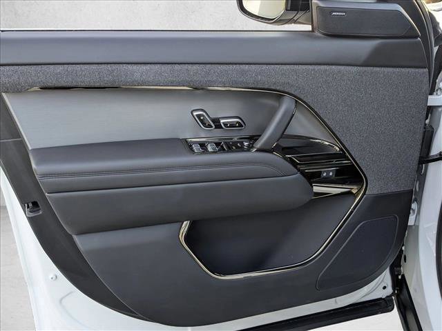 Used 2025 Land Rover Range Rover Sport image 11