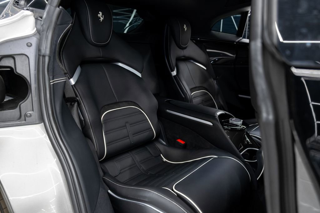 Used 2024 Ferrari Purosangue image 30