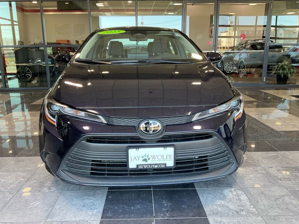 Certified 2025 Toyota Corolla LE image 2