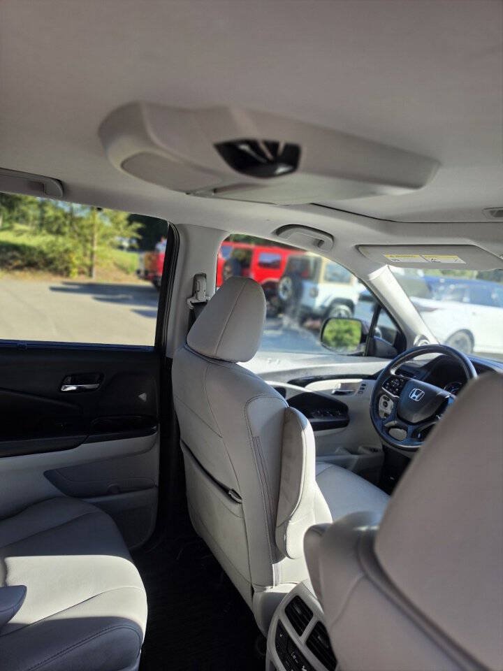 Used 2019 Honda Pilot Touring image 10