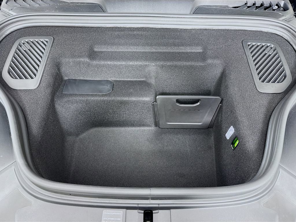 New 2026 Porsche Macan Electric image 35