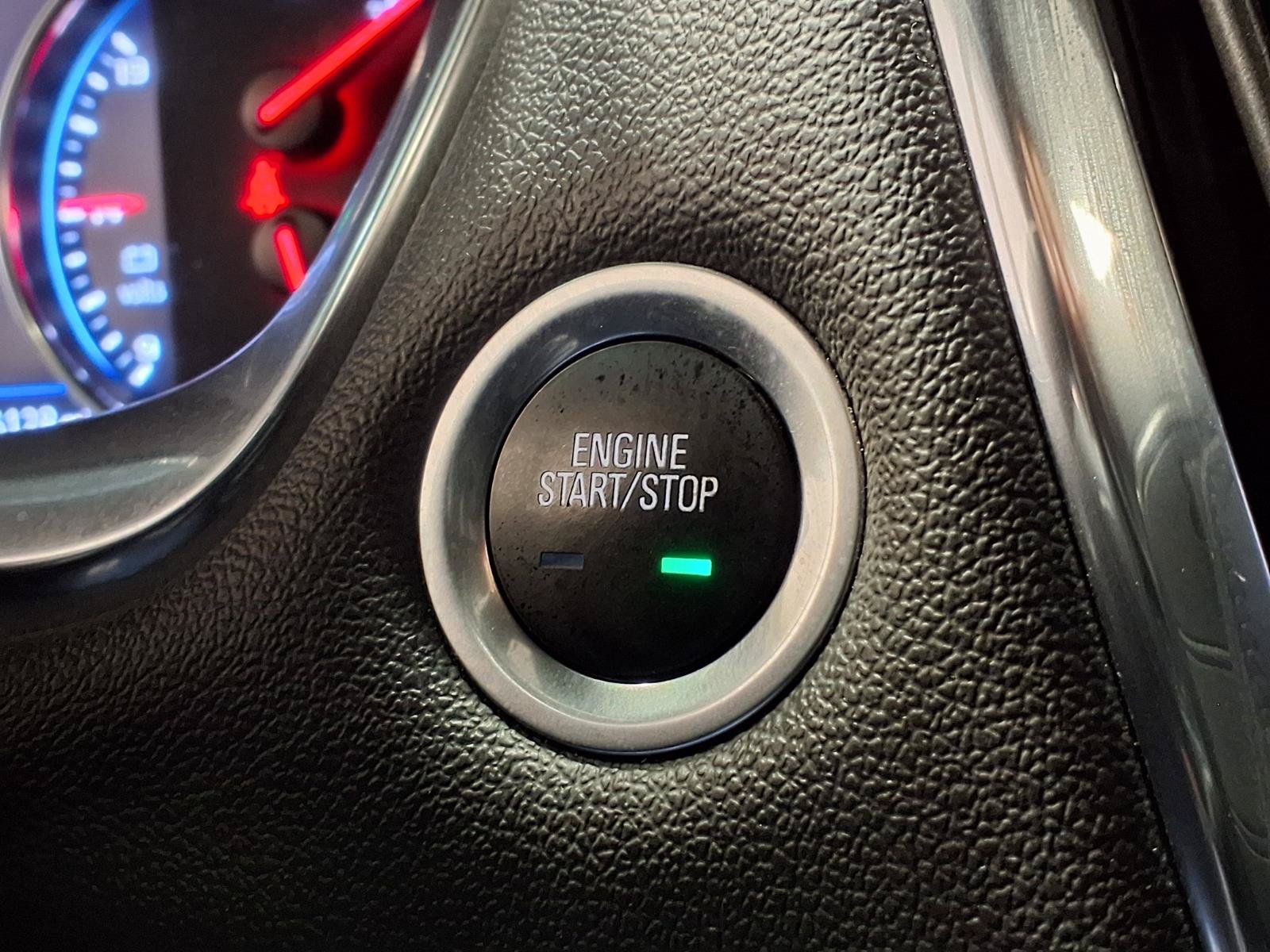 Used 2023 Chevrolet Traverse High Country FWD image 16