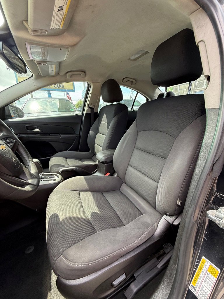 Used 2016 Chevrolet Cruze LT image 5