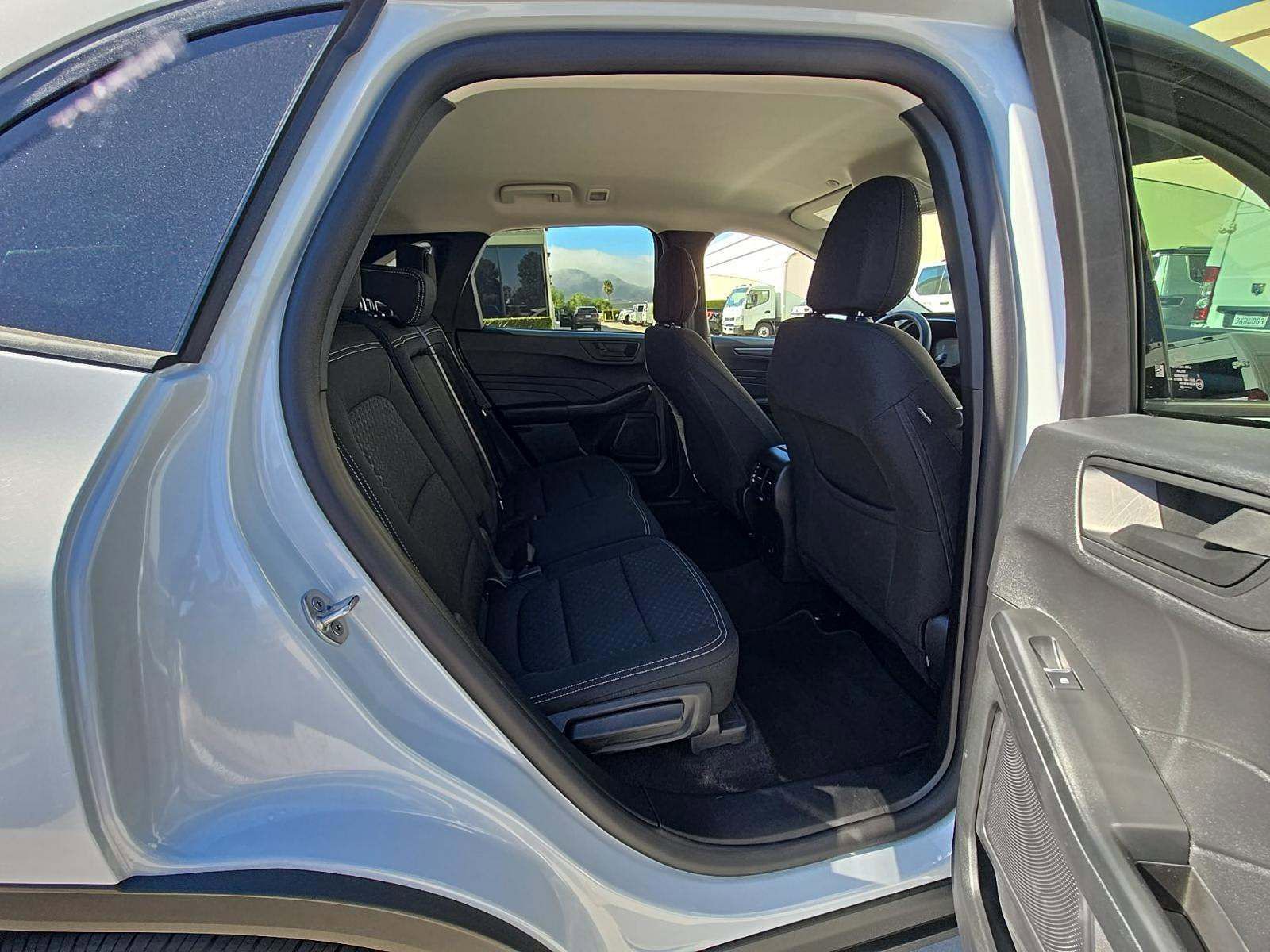Used 2025 Ford Escape Active AWD/4WD image 10