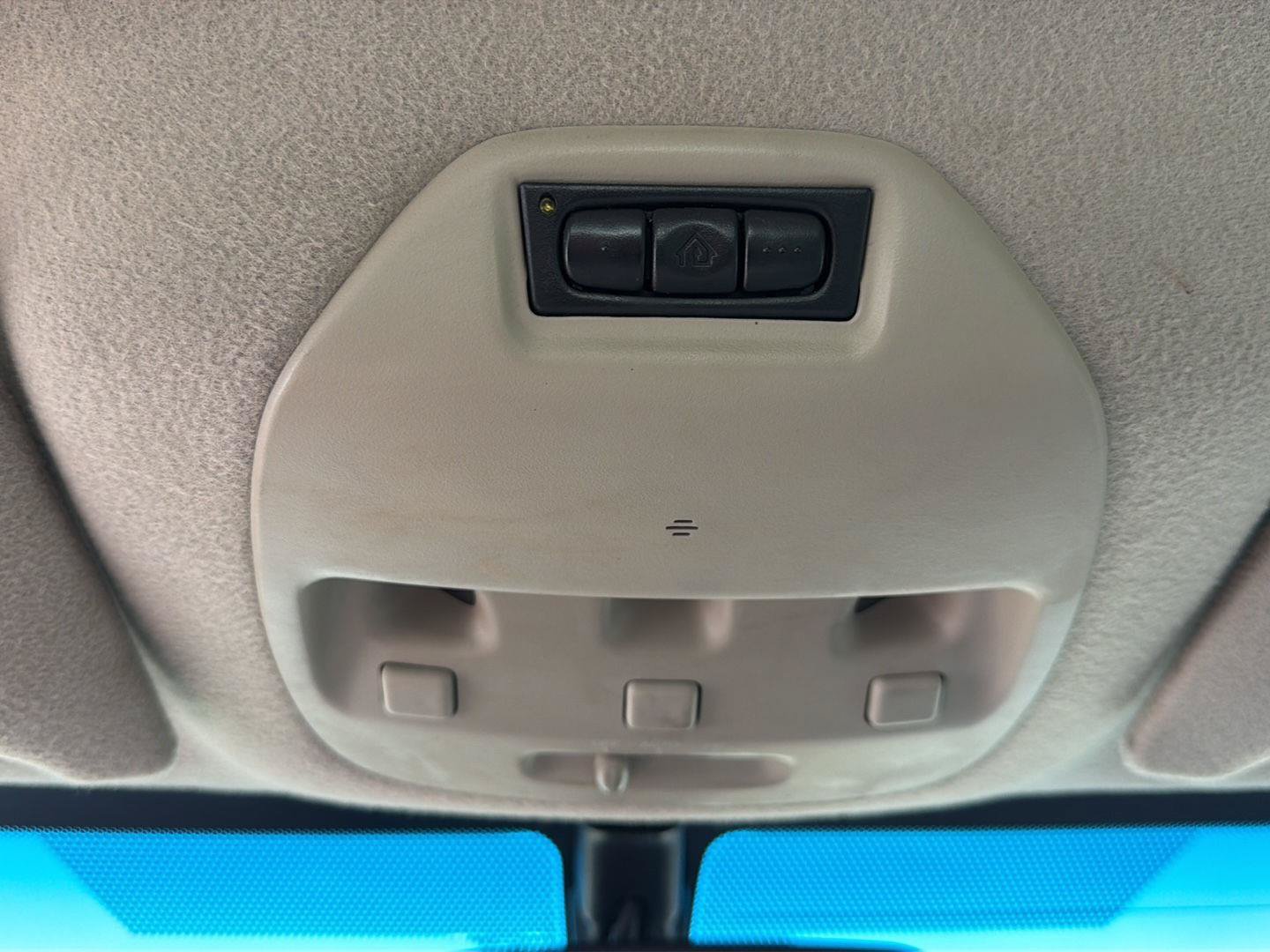 Used 2003 Cadillac Seville STS w/ Preferred Equipment Group FWD image 12