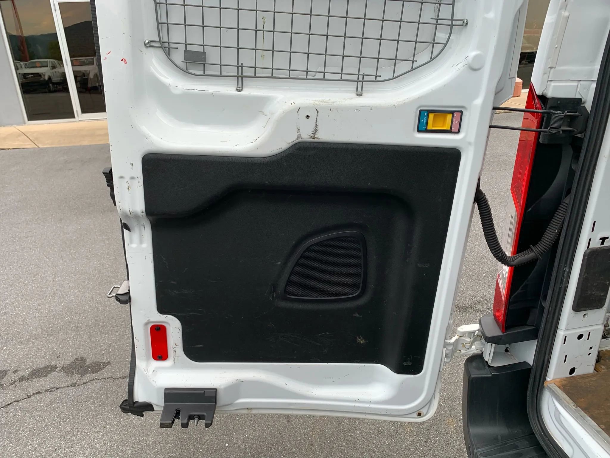Used 2015 Ford Transit 250 130 Low Roof RWD image 33