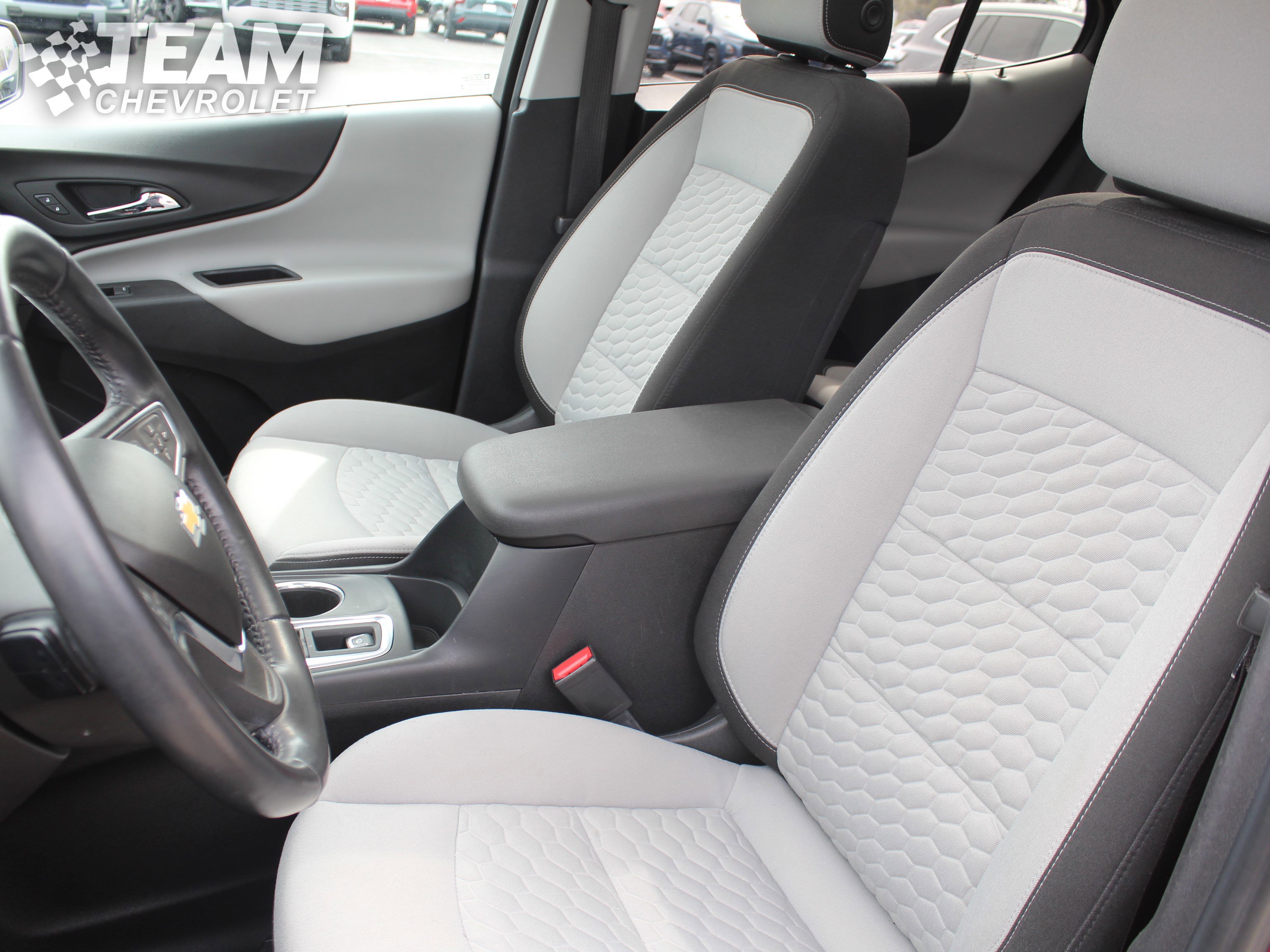 Used 2018 Chevrolet Equinox LT w/ Sun & Infotainment Package image 11