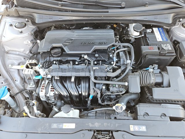 Used 2025 Hyundai Elantra Sport FWD image 26