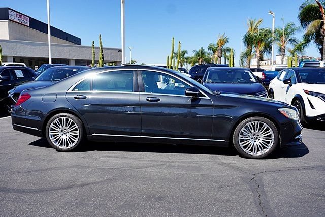 Used 2018 Mercedes-Benz S 560 Sedan image 3