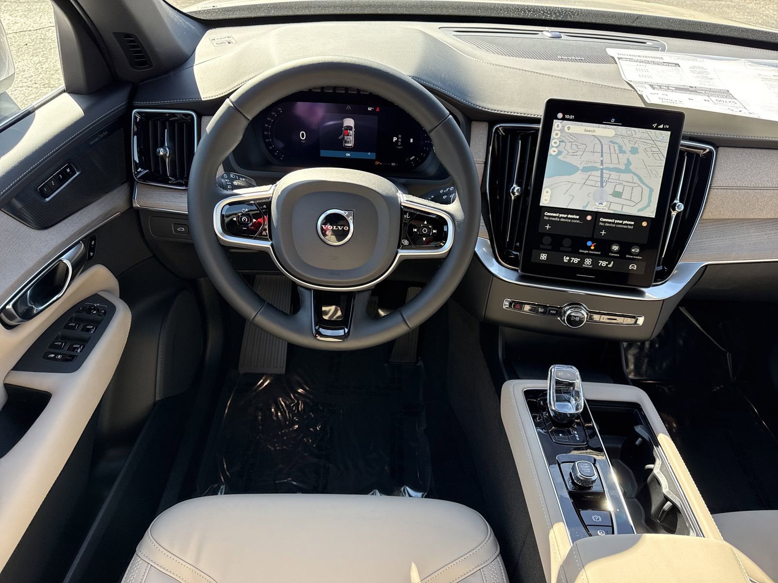 New 2026 Volvo XC90 B6 Plus w/ Protection Package Premier image 18