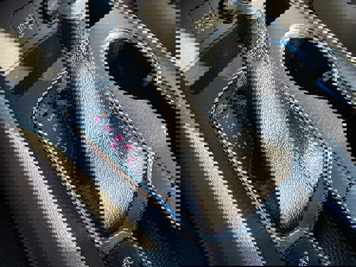 Used 2019 Kia Sedona LX image 40