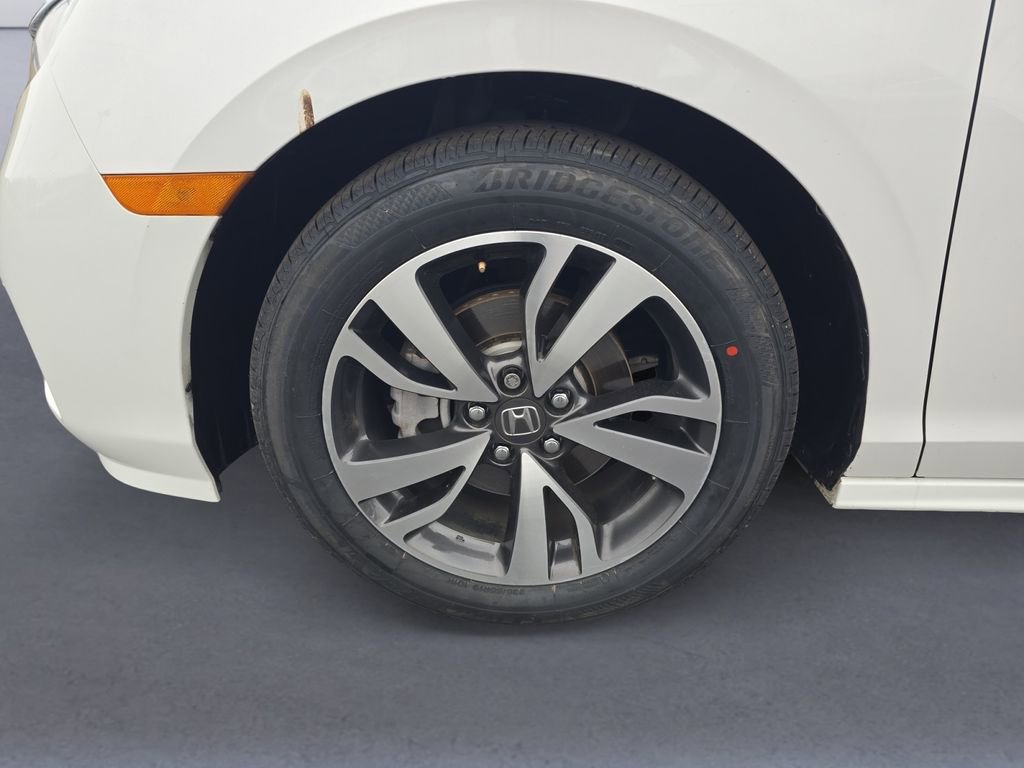Certified 2024 Honda Odyssey Touring image 9