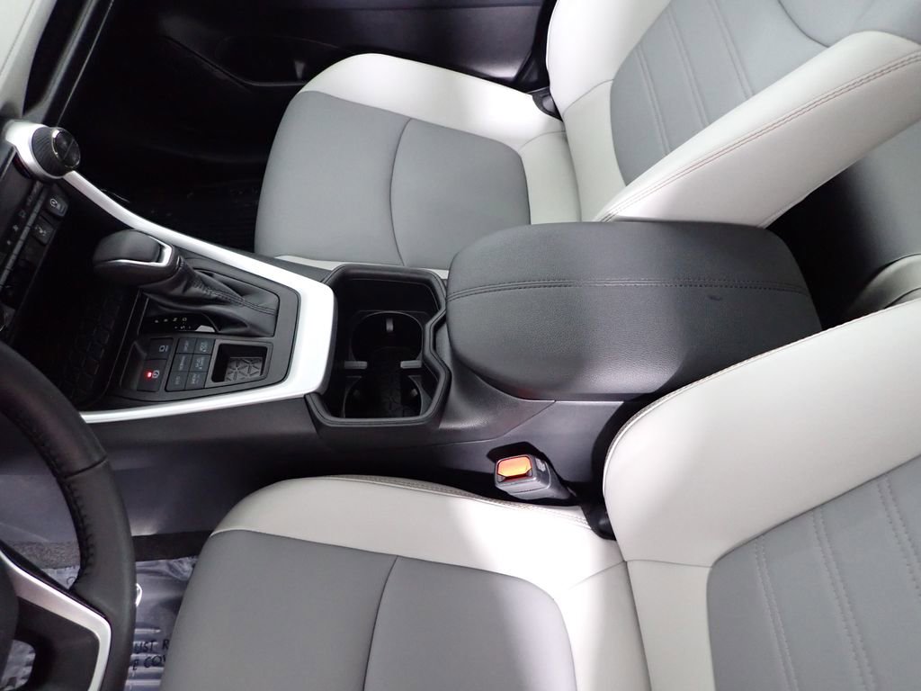 Used 2023 Toyota RAV4 XLE Premium image 37