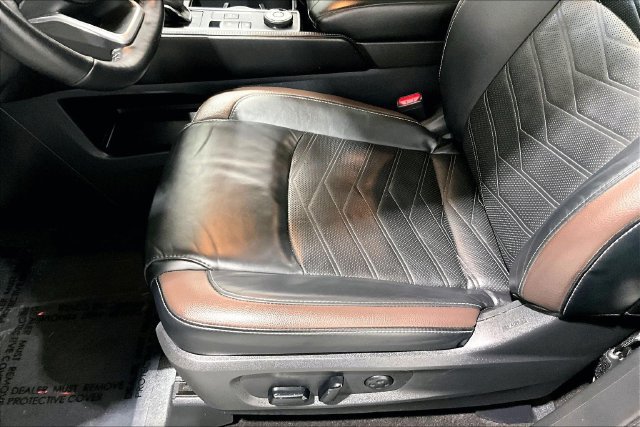 Used 2023 Nissan Pathfinder Platinum AWD/4WD image 24