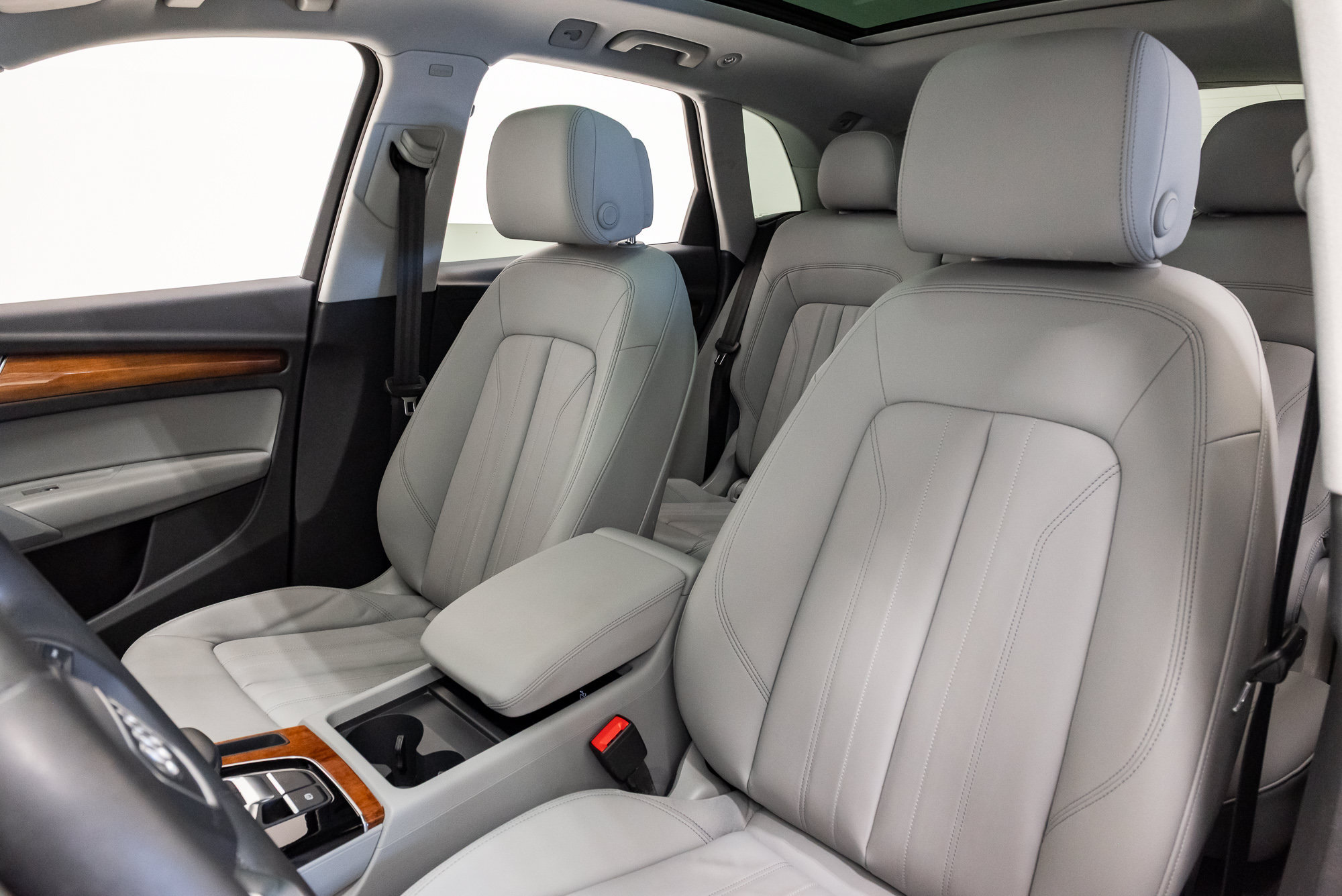 Used 2023 Audi Q5 2.0T Premium w/ Convenience Package AWD/4WD image 9