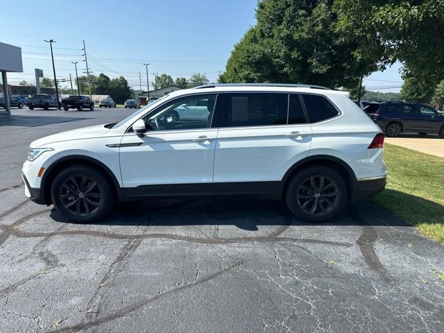 Used 2024 Volkswagen Tiguan SE AWD/4WD image 4