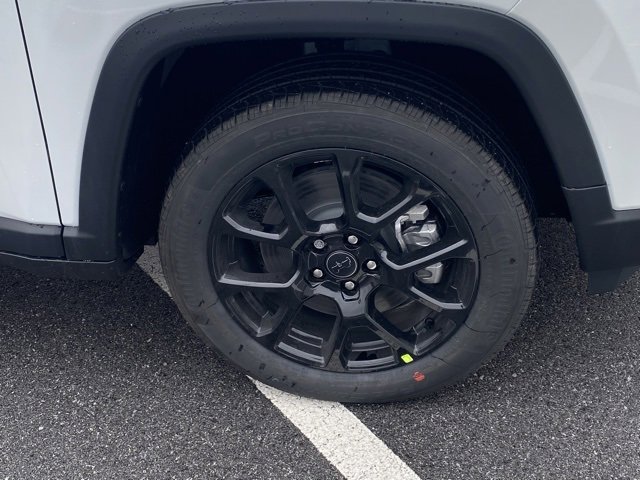 New 2026 Jeep Compass Latitude image 11