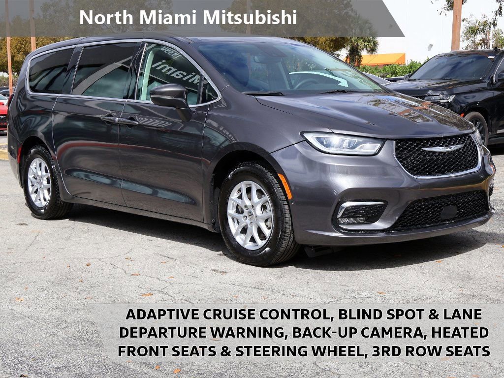 Used 2023 Chrysler Pacifica Touring-L FWD image 1