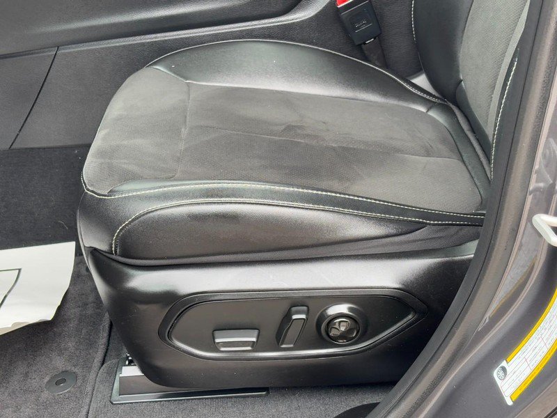 Used 2023 Jeep Grand Cherokee Altitude AWD/4WD image 16