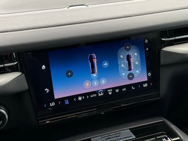 Used 2025 Lincoln Navigator Reserve w/ Jet Appearance Package image 4