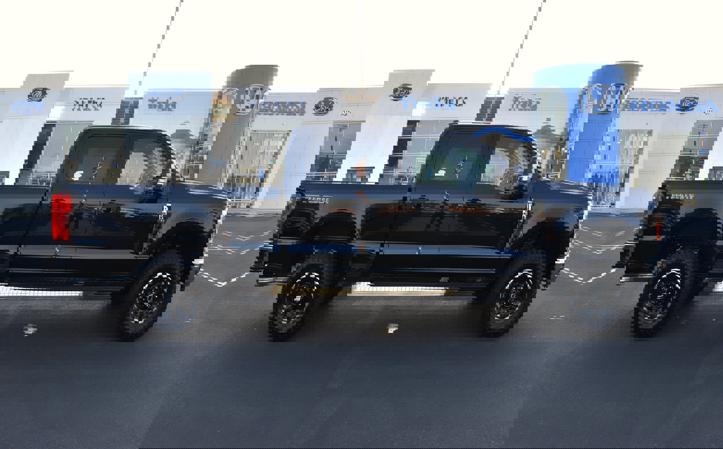 New 2025 Ford F350 XLT w/ Tremor Off-Road Package image 1