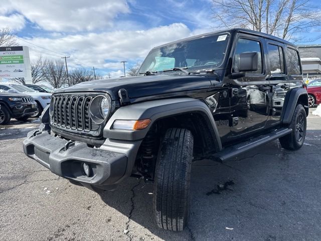 Used 2025 Jeep Wrangler Sport S image 3