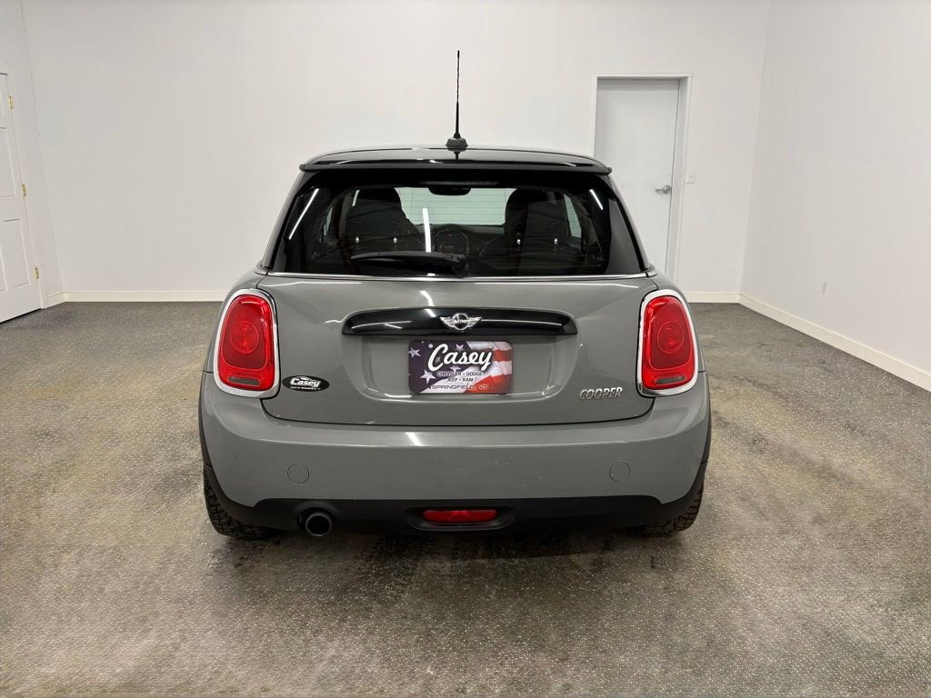 Used 2017 MINI Cooper 2-Door Hardtop image 9