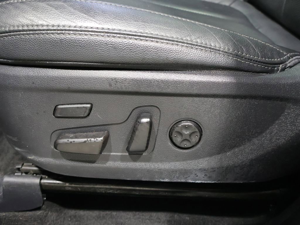 Used 2020 Hyundai Santa Fe Limited AWD/4WD image 13