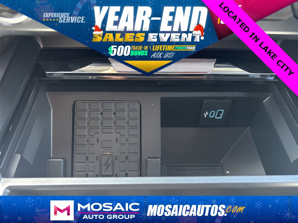 New 2025 Ford F350 Lariat w/ Lariat Ultimate Package image 18