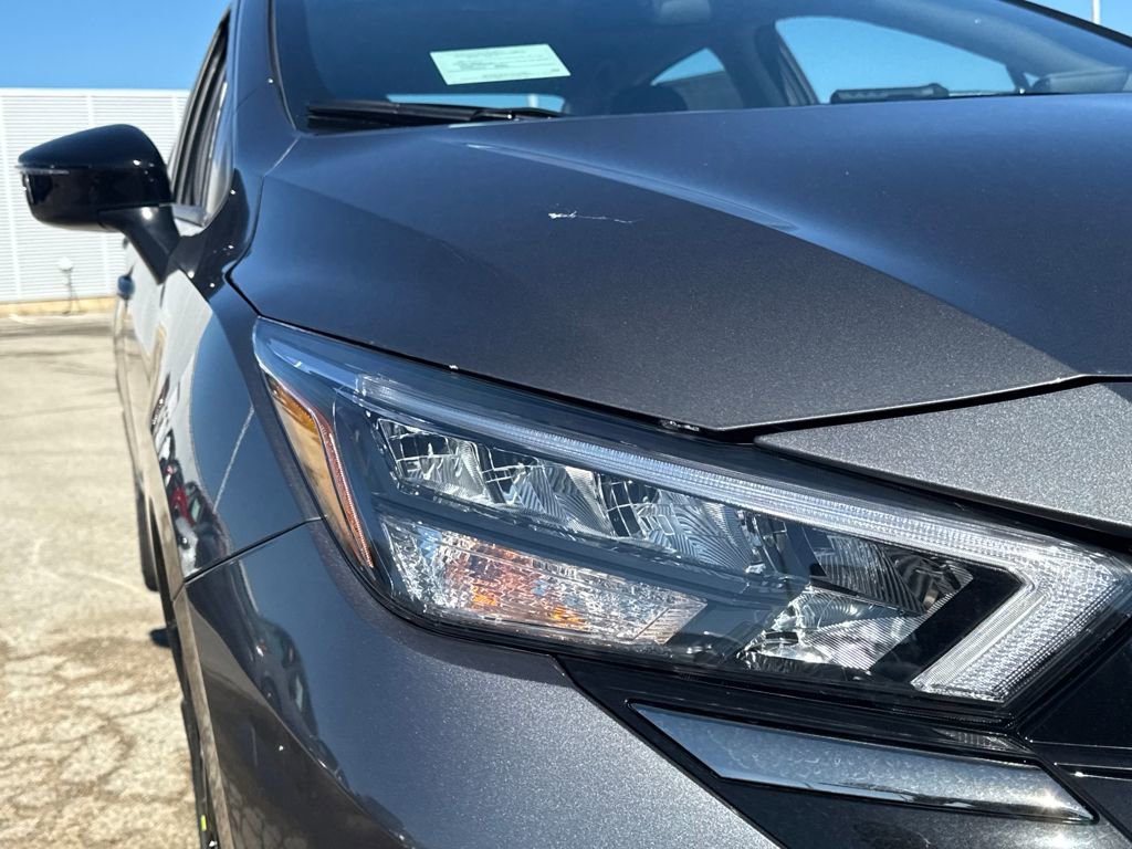 New 2025 Nissan Versa SR w/ Trunk Package image 10