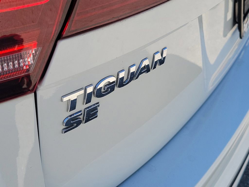 Used 2020 Volkswagen Tiguan SE R-Line w/ 3rd Row Seat Package image 14