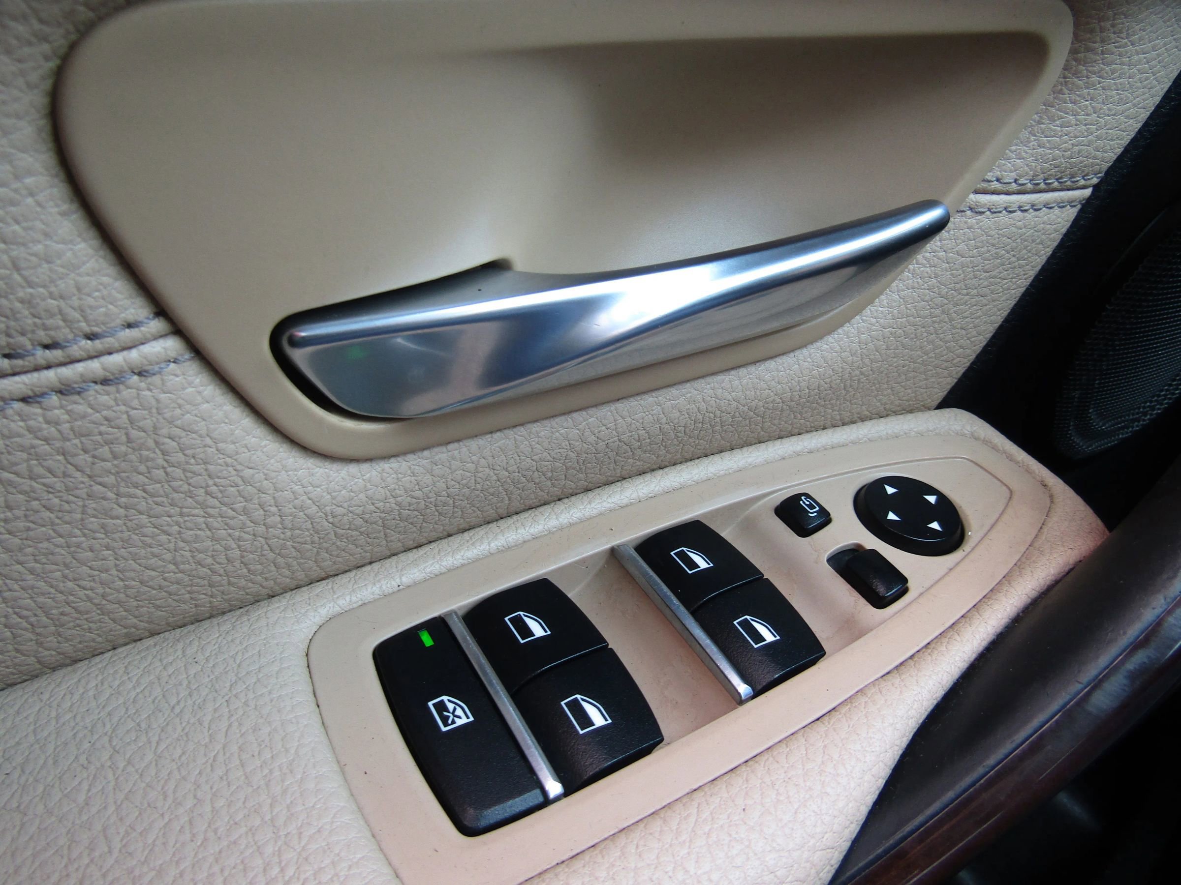 Used 2018 BMW 330i xDrive Sedan w/ Premium Package image 37