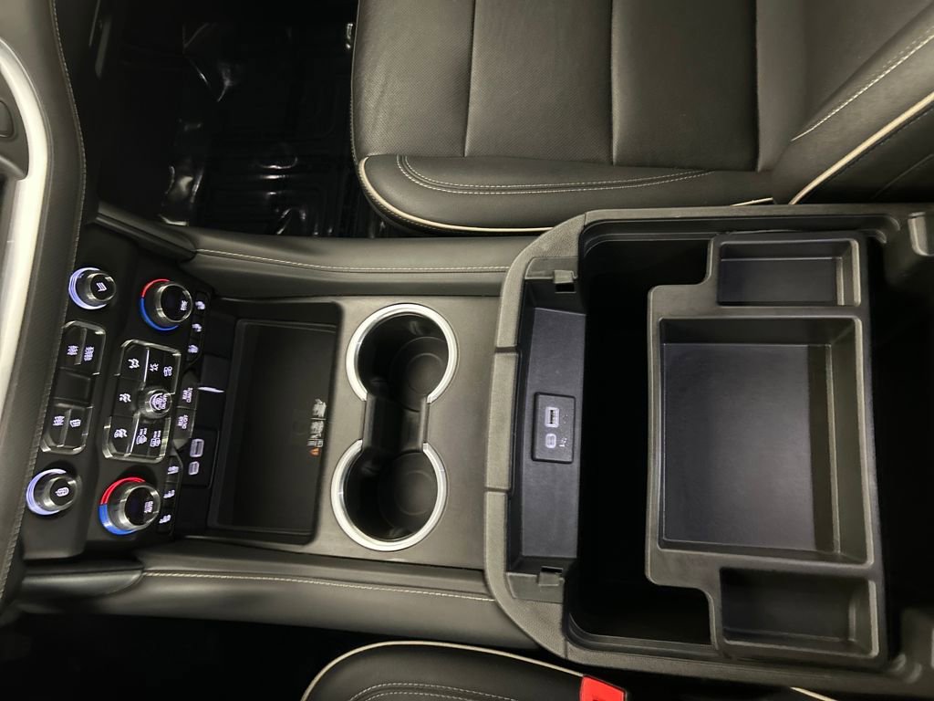 Used 2022 Chevrolet Suburban Premier image 16