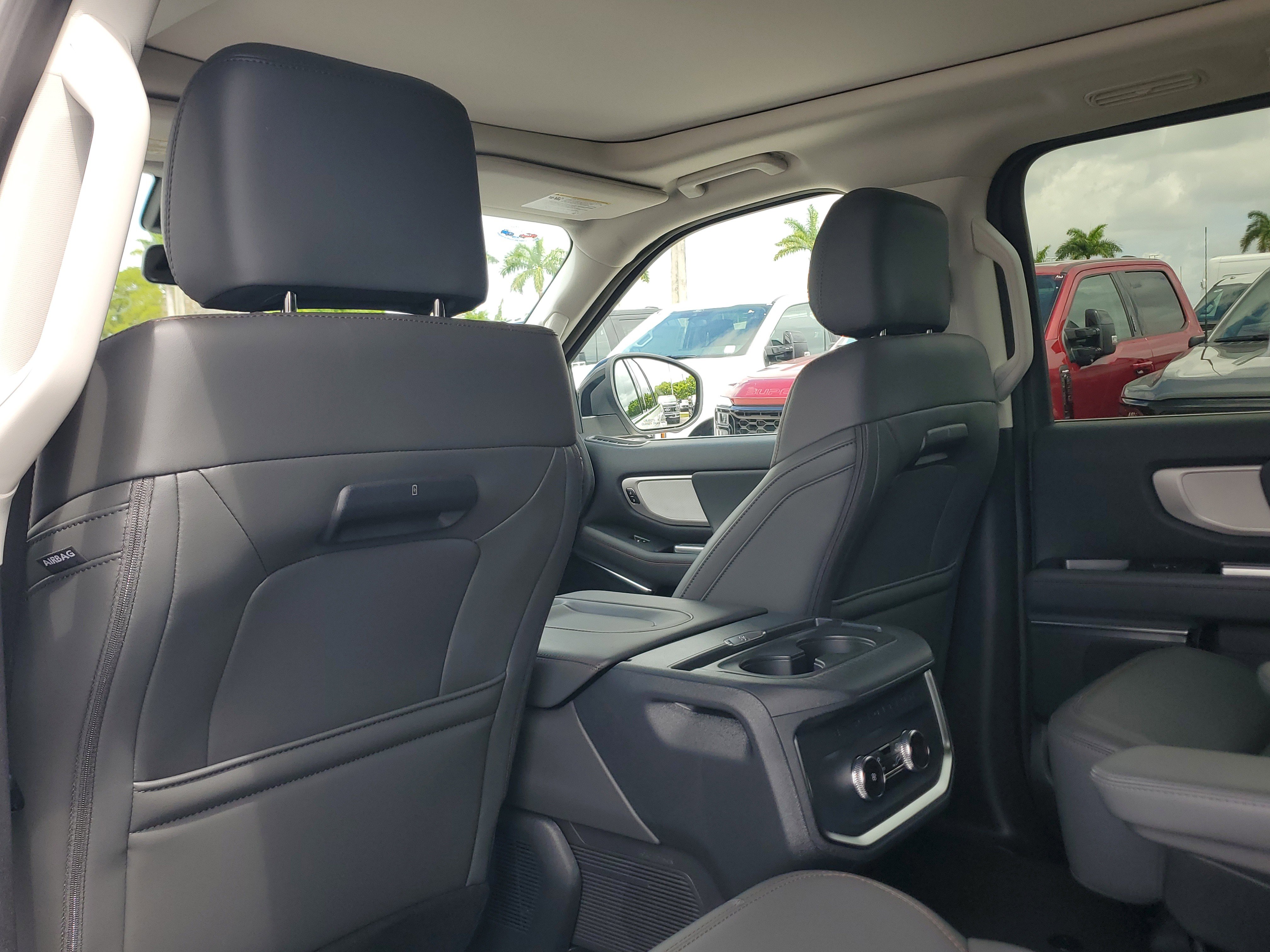 Used 2025 Ford Expedition Active RWD image 19