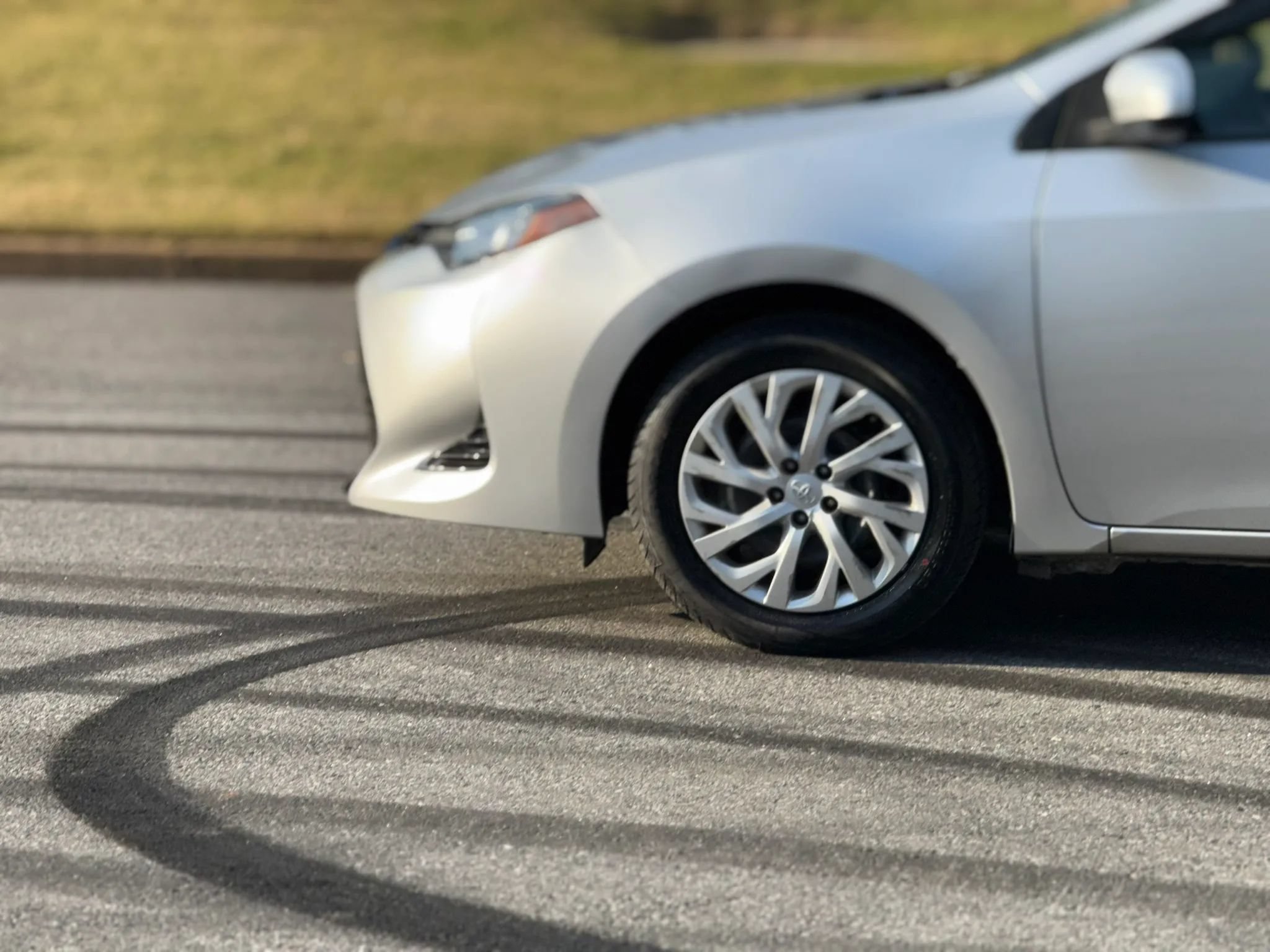 Used 2018 Toyota Corolla LE FWD image 8
