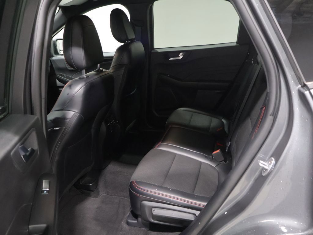 Used 2025 Ford Escape ST-Line Select AWD/4WD image 18