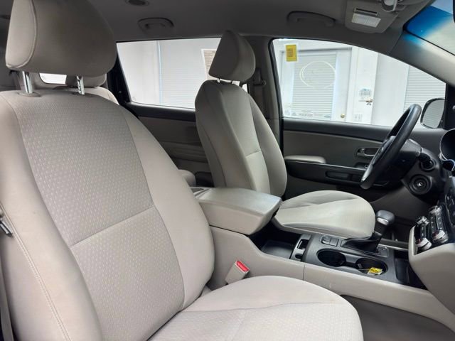 Used 2018 Kia Sedona L image 9