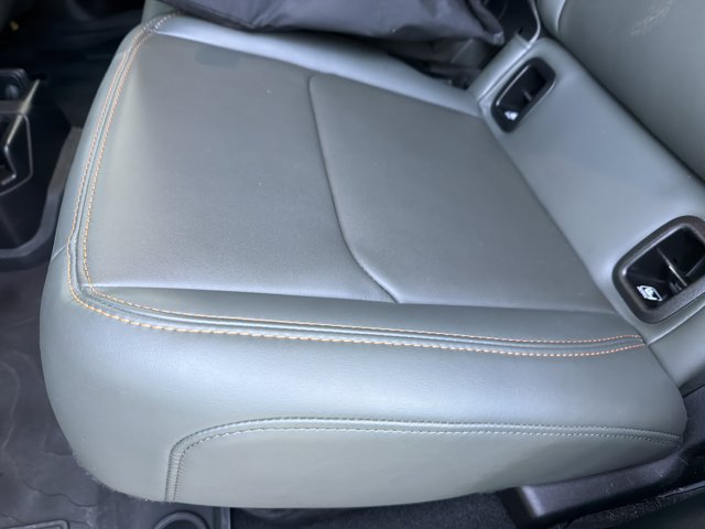Used 2024 Jeep Gladiator Mojave AWD/4WD image 13