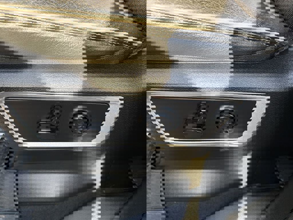 Used 2019 RAM 1500 Laramie image 16