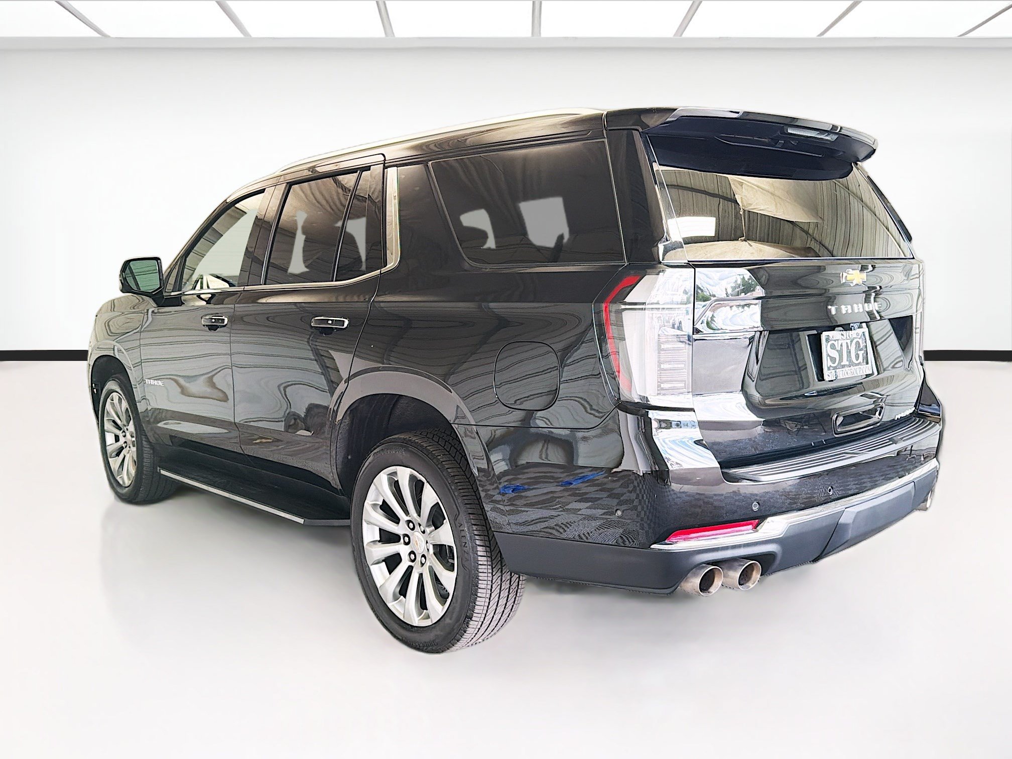 Used 2025 Chevrolet Tahoe Premier w/ Sun And Tow Package AWD/4WD image 6